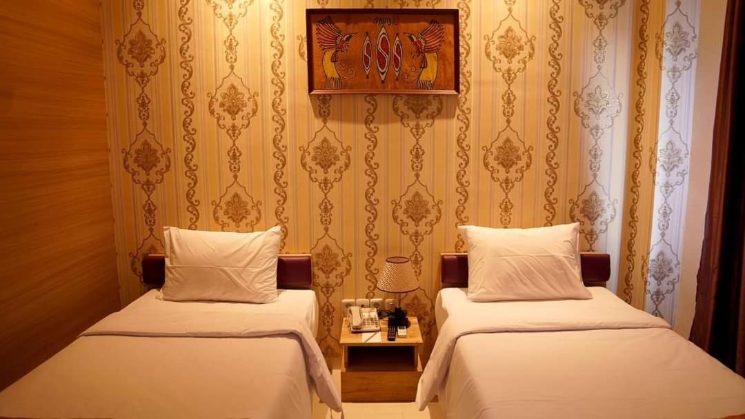 Elohim Hotel Sentani Джаяпура Экстерьер фото